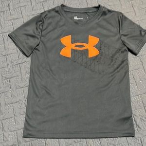 NWOT Under Armour T-Shirt Boys HeatGear size Youth 7